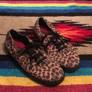 ON TREND leopard lo-pro VANS